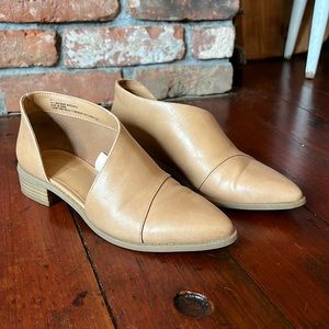 Universal Thread Wenda Flats